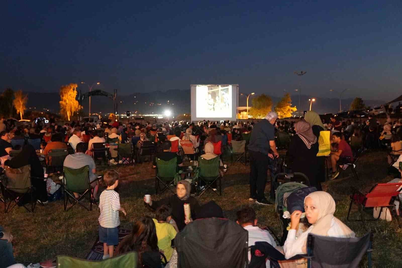 Düzce’de açık hava sinema akşamları başladı