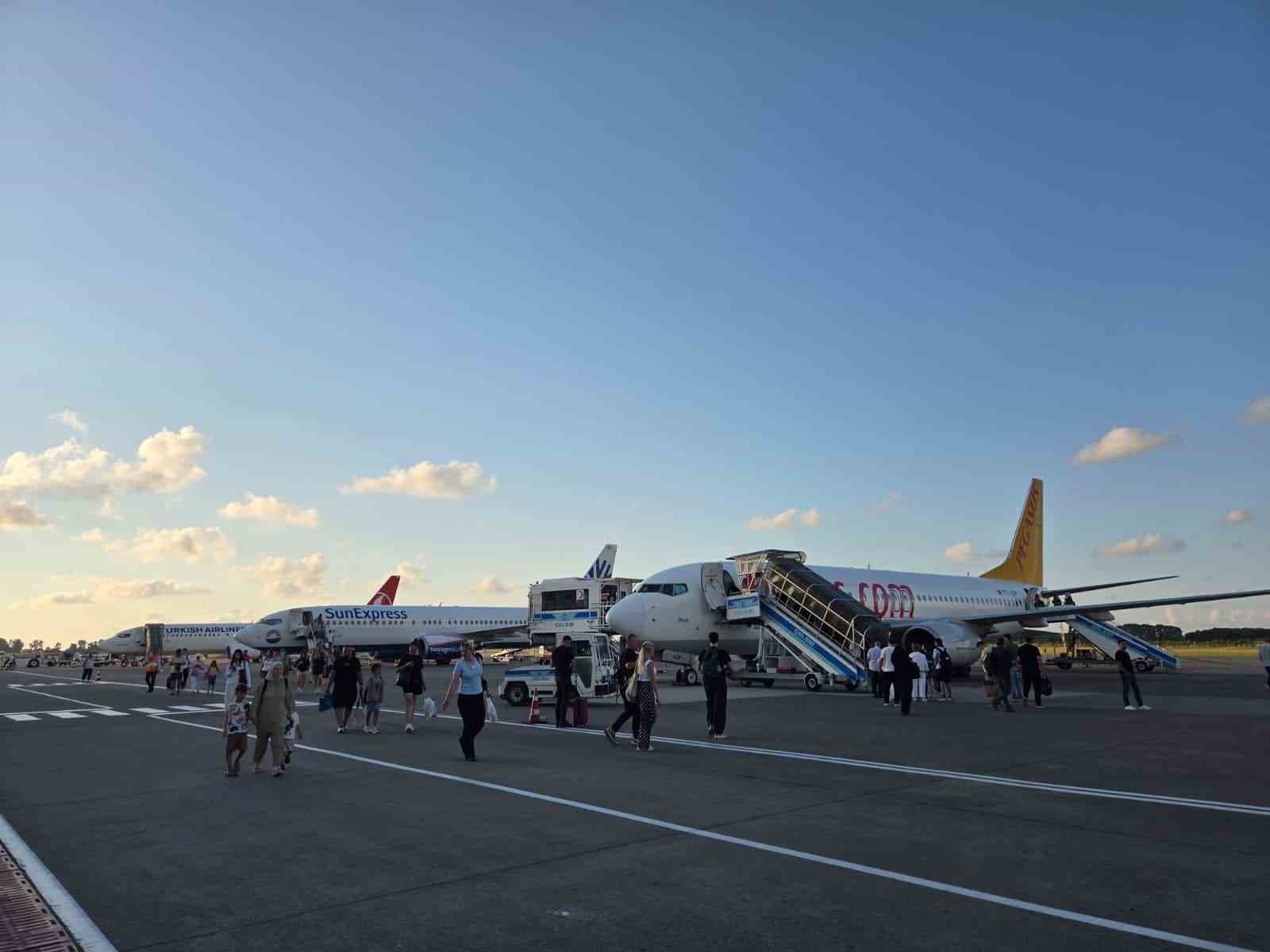 Samsun’da 7 ayda yaklaşık 1 milyon yolcuya havayolu hizmeti verildi