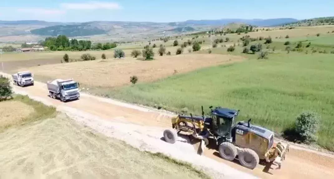 Yol ve altyapı çalışmaları hız kesmeden devam ediyor