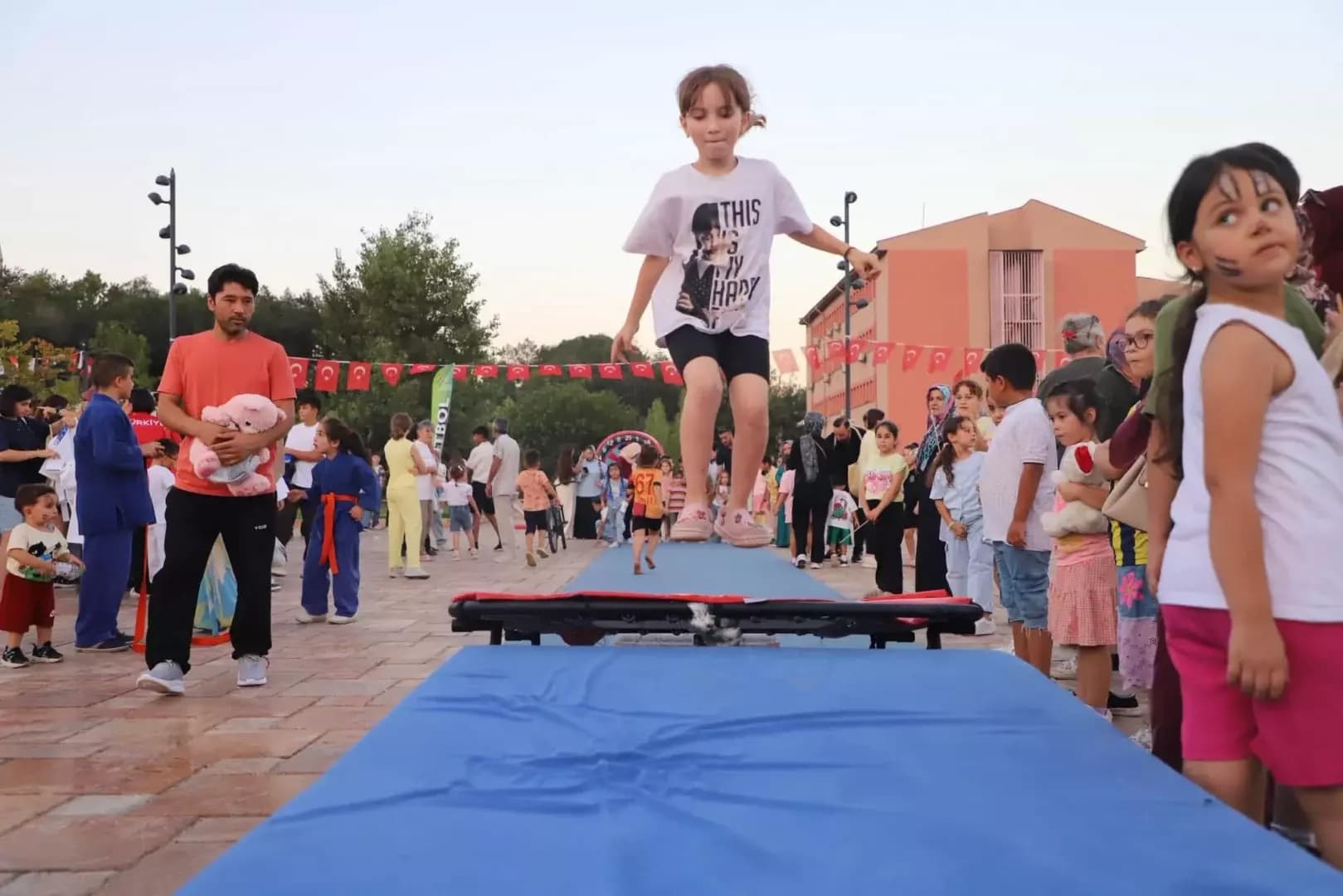 Millet Bahçesi’nde Gençlik ve Spor Festivali Coşkusu