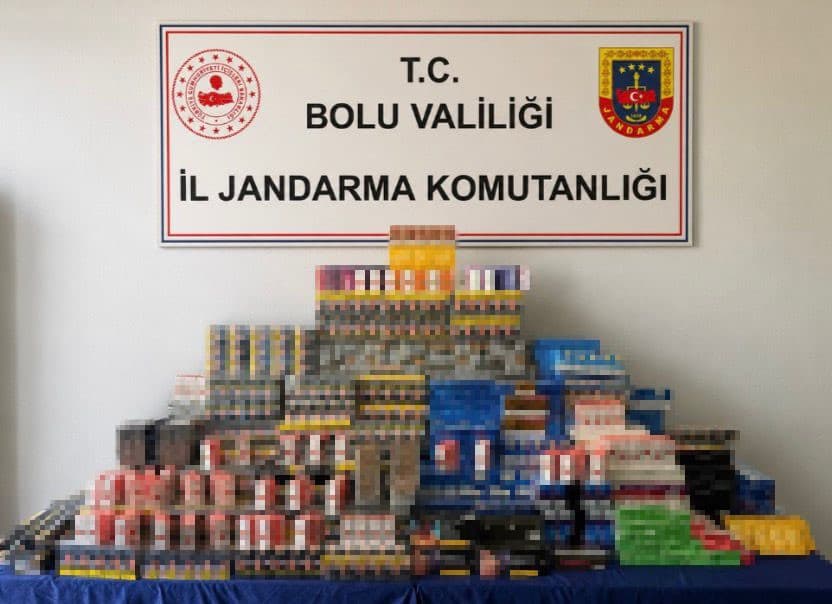 Bolu’da kaçakçılara ağır darbe: 1 milyon 150 bin liralık kaçak ürün ele geçirildi