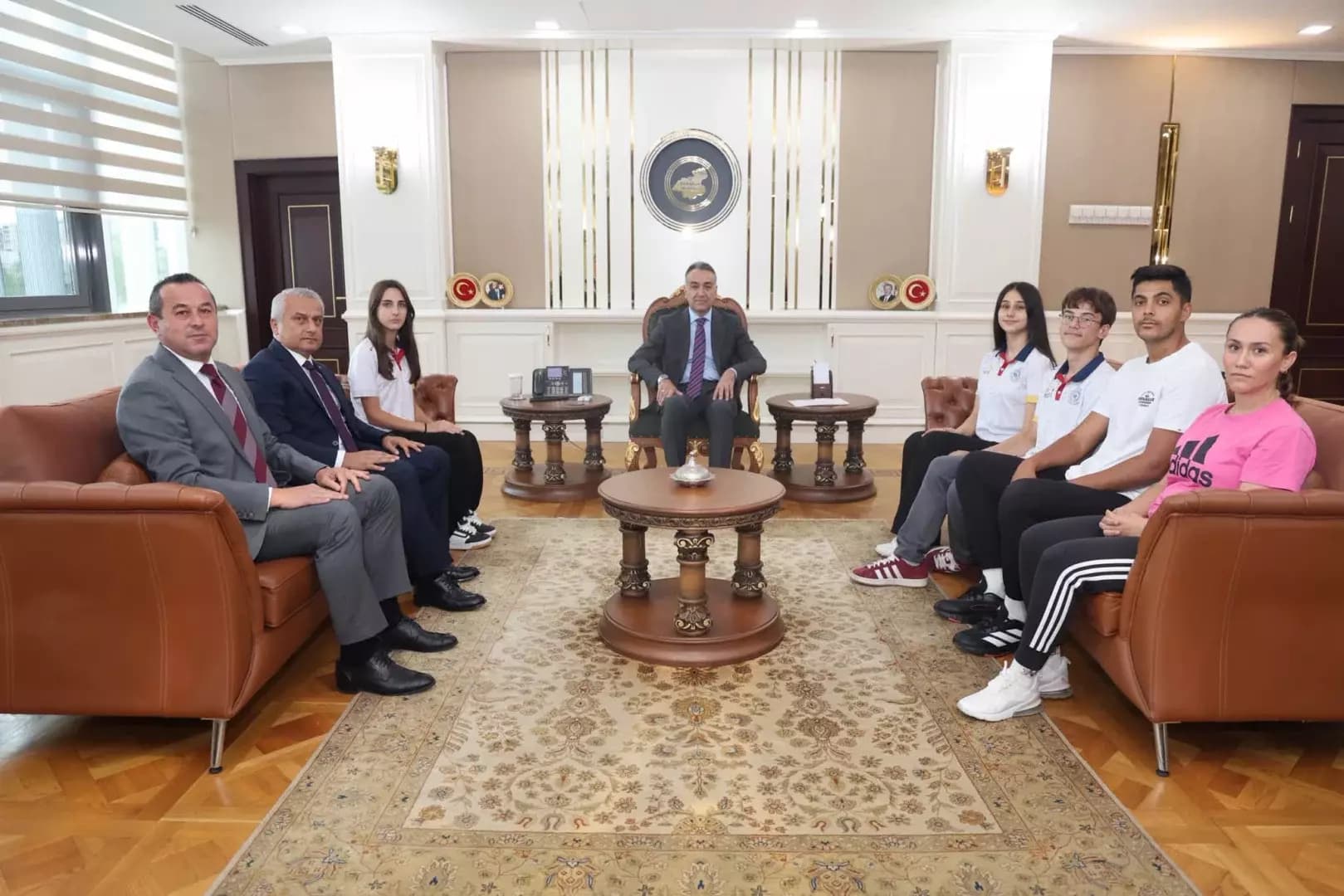 Vali Çağatay, ANALİG'de derece yapan sporcuları kabul etti