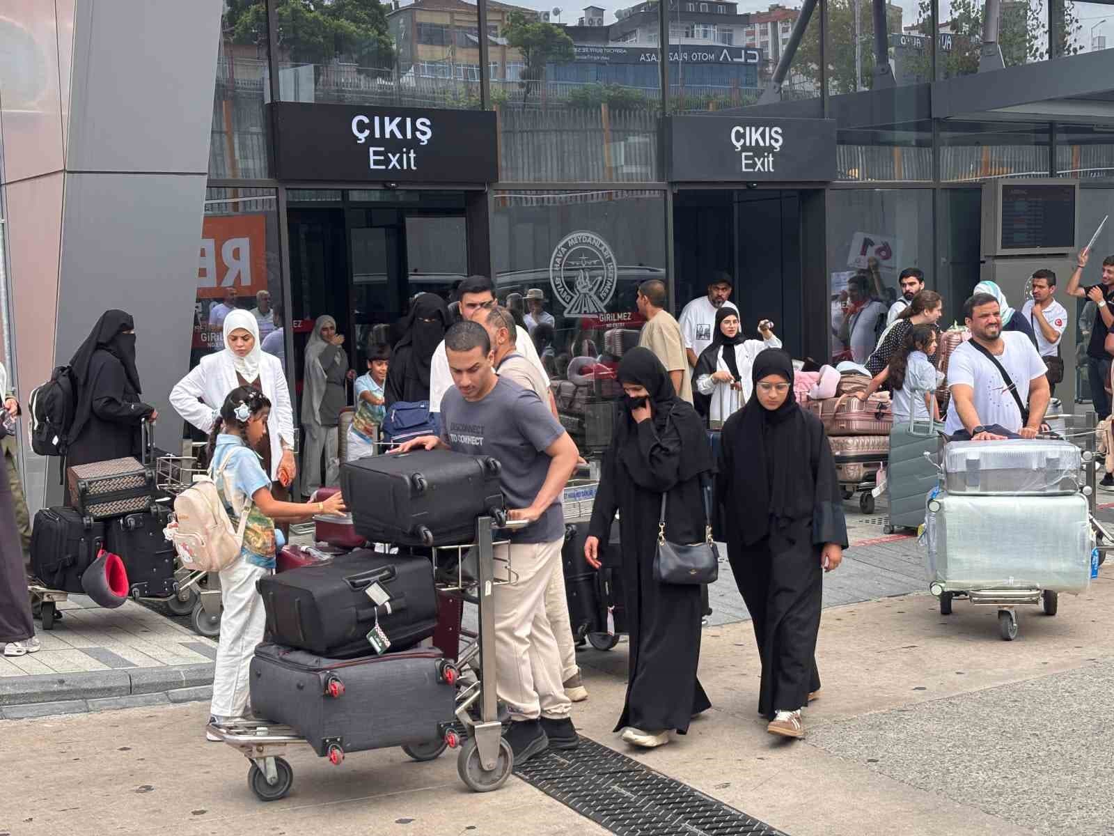 Trabzon Havalimanı’nda uçak trafiği arttı, yolcu sayısı yerinde saydı