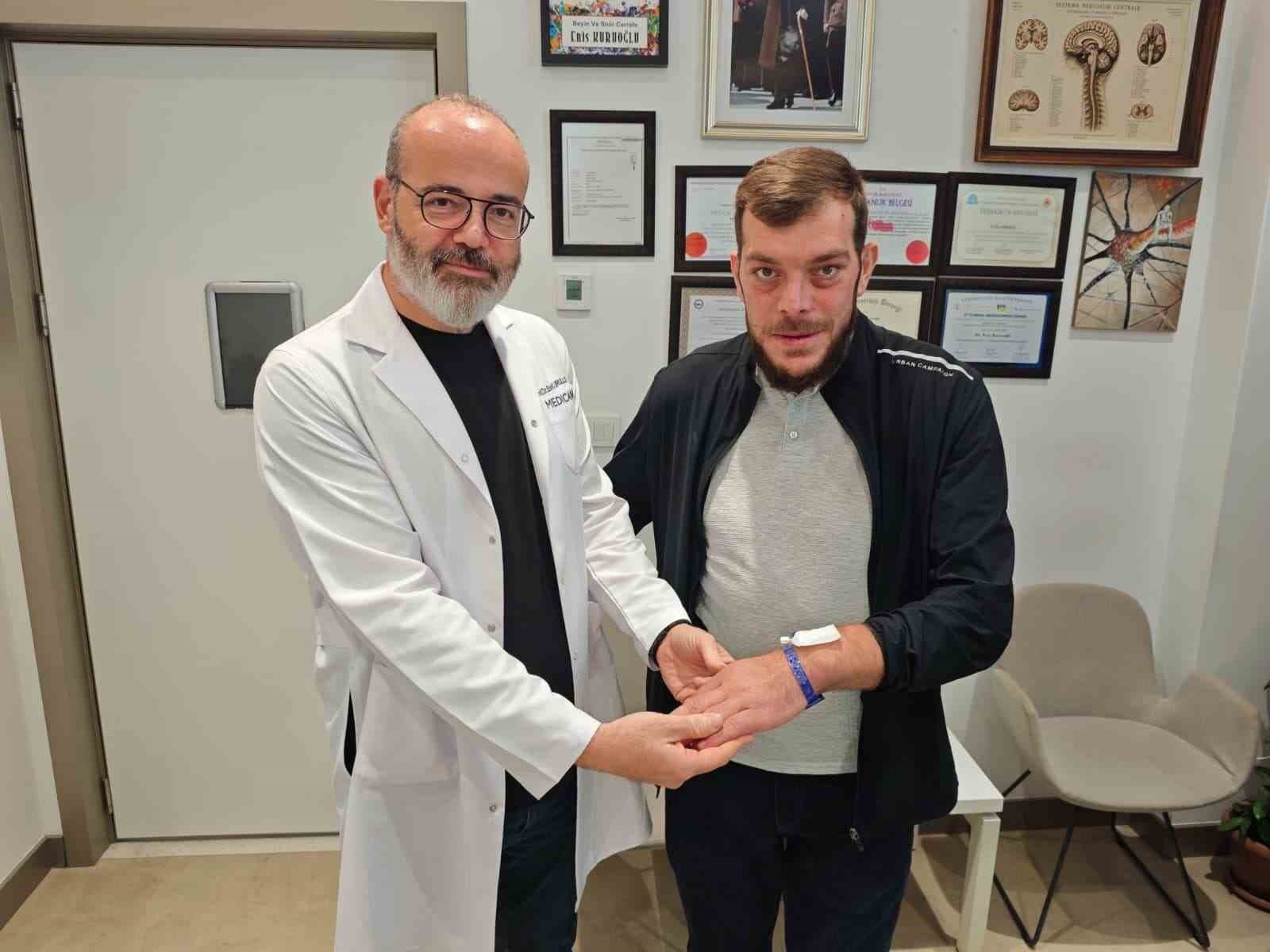 Elleri, ayakları ve yüzü büyüyen Gürcü hasta, Samsun’da şifa buldu