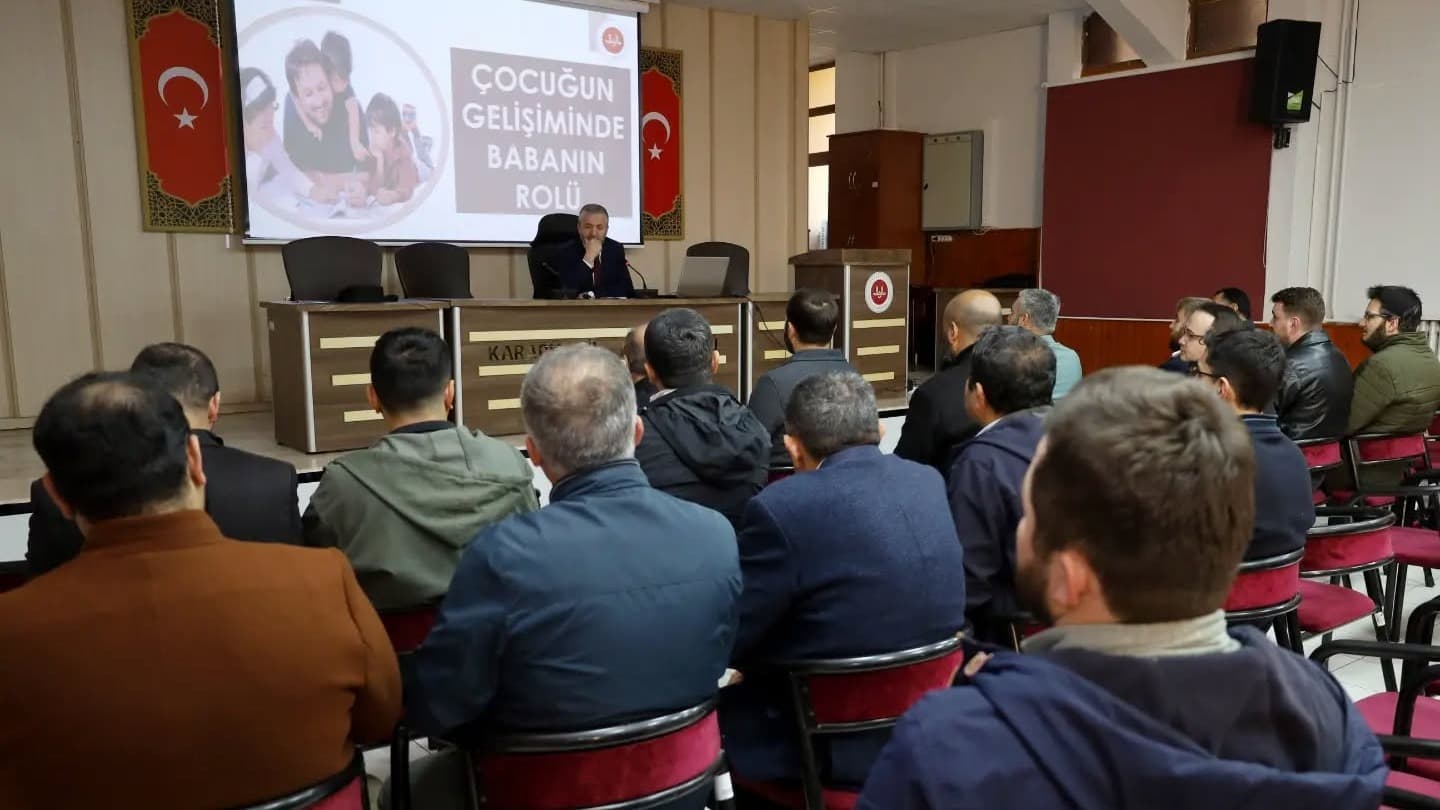 Karabük'te Baba Okulu seminerleri başladı