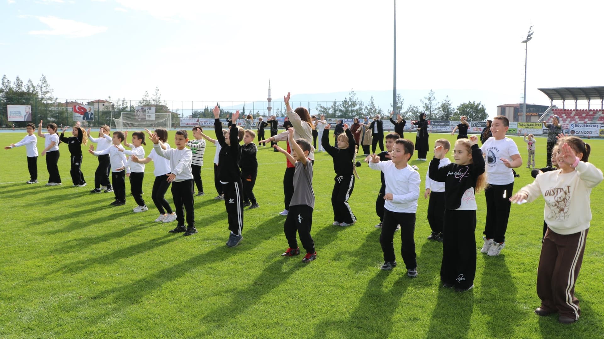 Safranbolu'da aileler çocuklarıyla spor yaptı