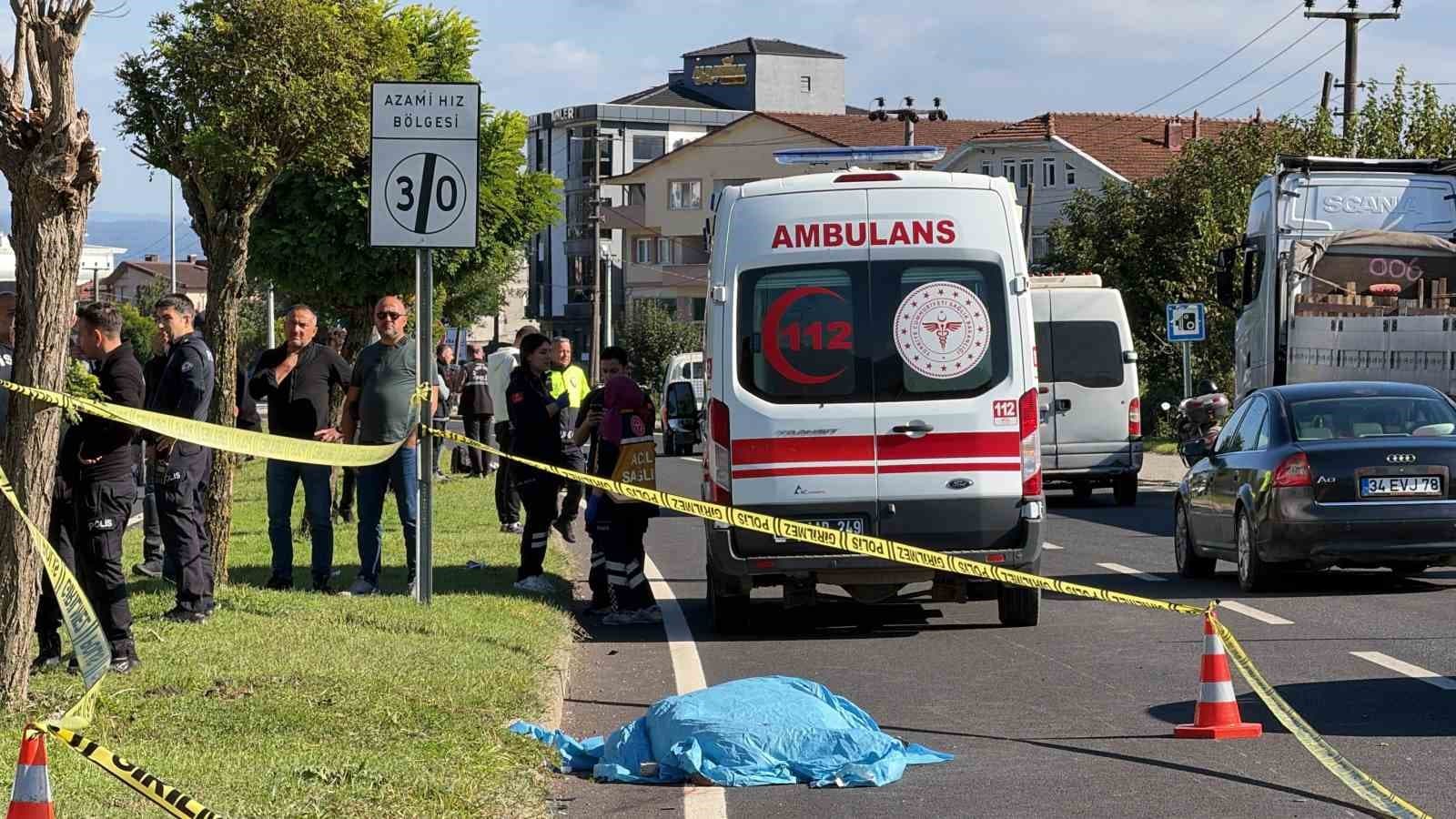 Düzce’de motosiklet yayaya çarptı: 1 ölü, 1 ağır yaralı