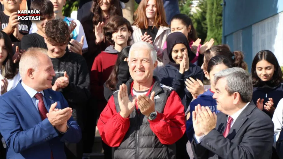 42 yıl aynı okulda görev yapan ‘Nadir Hoca’ya alkışlı veda