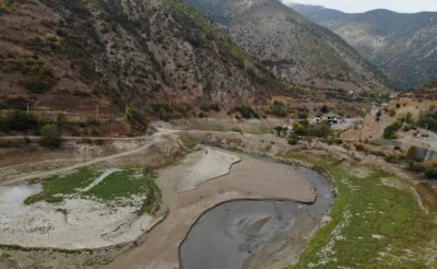 Torul Barajı’nda sular çekildi, tarihi Torul Köprüsü gün yüzüne çıktı