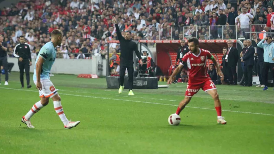 Trendyol Süper Lig: Y. Samsunspor: 0 – RAMS Başakşehir: 0 (İlk yarı)