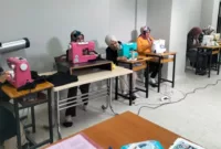 Sungurlu’da kursiyerler Gazzeliler için giysi dikti