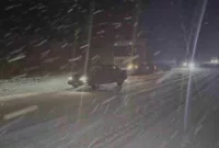Tokat’ta yoğun kar yağışı sürücülere zor anlar yaşattı