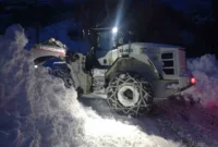 Artvin’de ekiplerin karla mücadelesi sürüyor