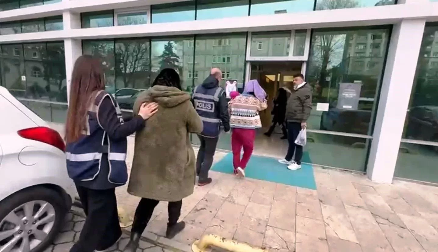 725 bin tl degerinde para ve ziynet esyasi hirsizligina tutuklama NDD1SYYT jpg