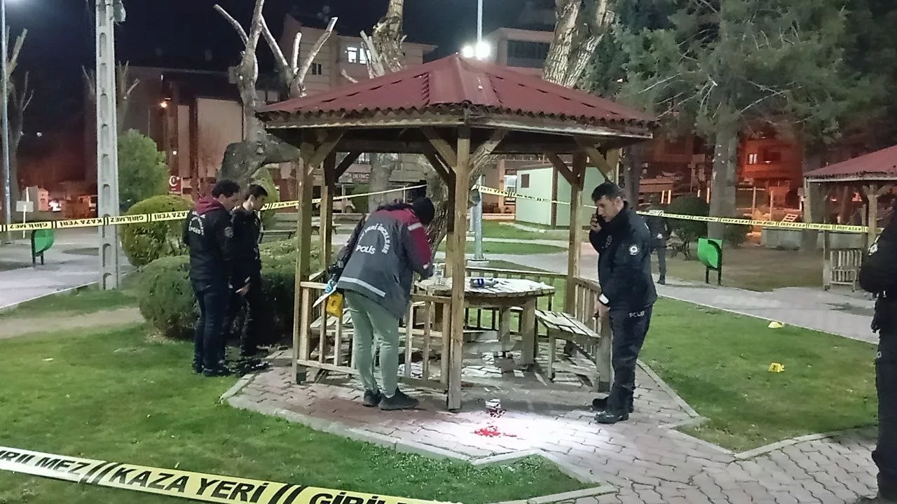 corumda feci olay silahli saldiriya ugrayan gencin bacaklari ampute edildi hrUczMpV jpg