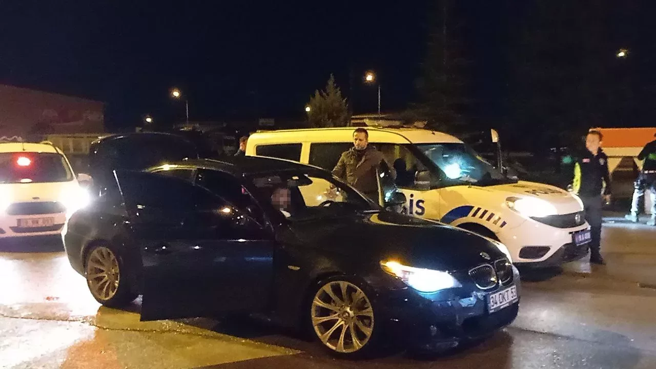 dur ihtarina uymayan surucu kapana kisildi Mq19gx14 jpg