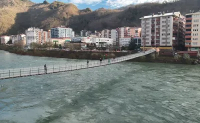 Karadeniz’in en uzun 2 asma köprüsü Çoruh nehri üzerinde bulunuyor