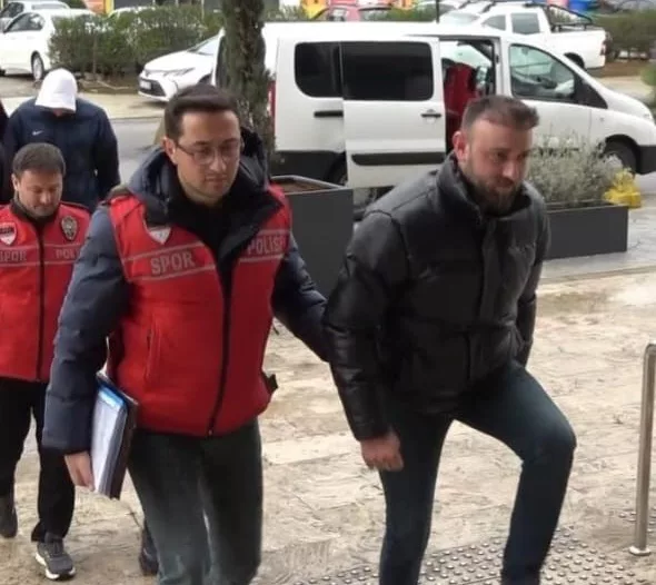 Trabzonspor-Fenerbahçe maçı sonrası olaylara karışan 13 kişiden 2’si tutuklandı