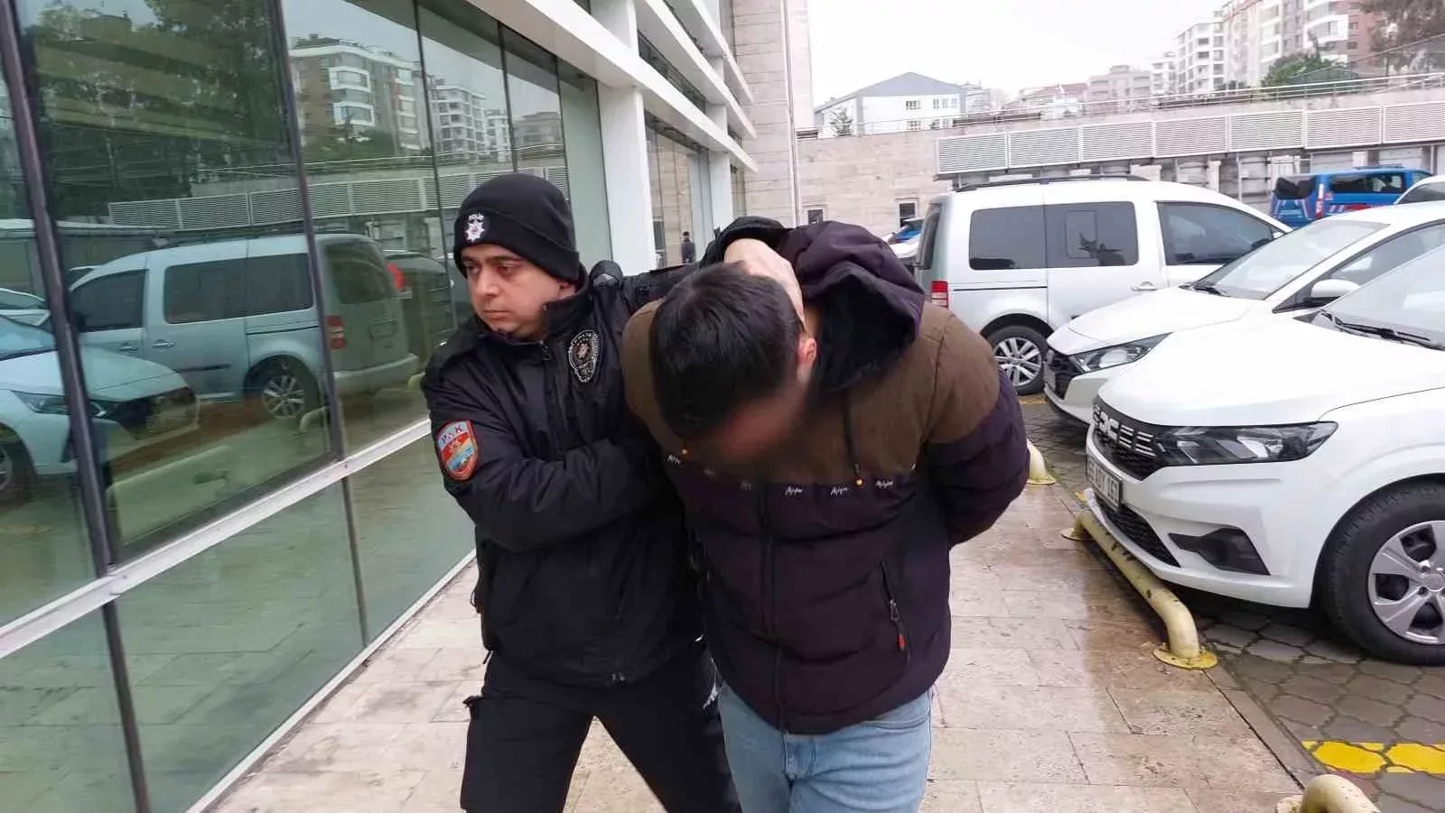 uyusturucu ticaretinden tutuklandi 9fFqnDgl jpg