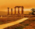 Atina’da Sahra’dan gelen çöl tozu gökyüzünü turuncuya boyadı