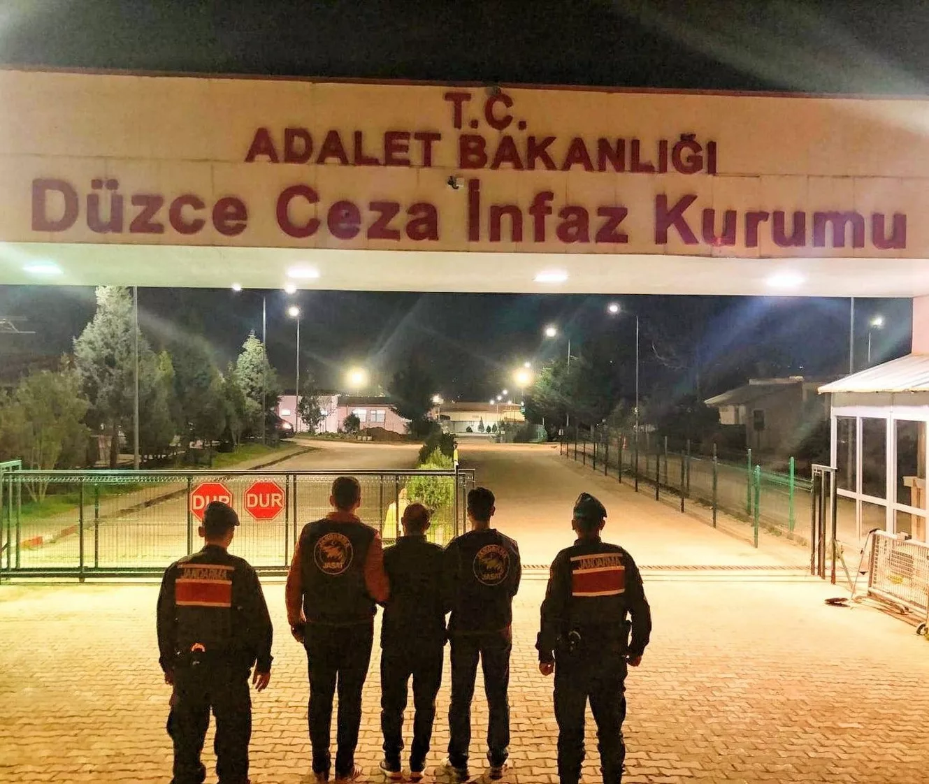 hirsizlik sucundan aramasi vardi yakalandi u2jWyTrI jpg