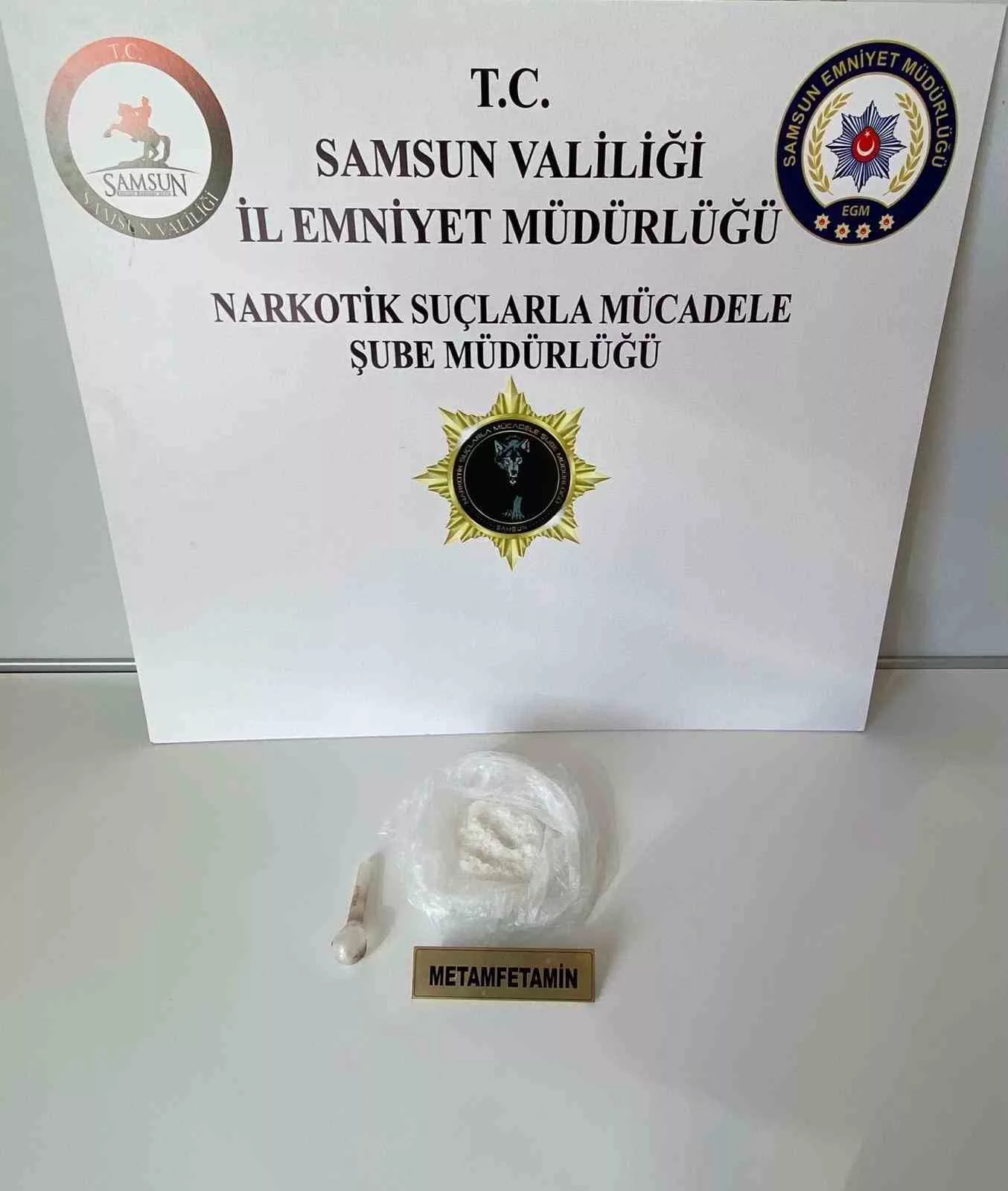 kadin uyusturucu kuryesi yakalandi fqtBCe1v jpg