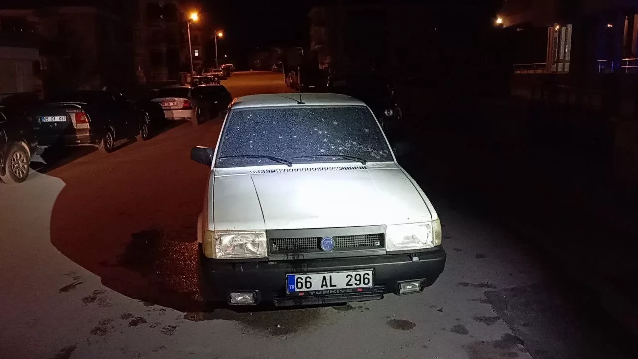 otomobili kursun yagmuruna tuttular 1 yarali wtXRvMui jpg