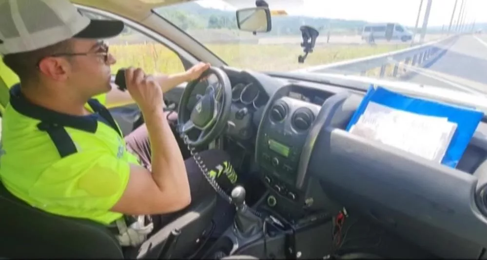 otoyolda trafik kurallarina uymayanlara 13 milyon 630 bin lira ceza yazildi Xs7QzBkk jpg