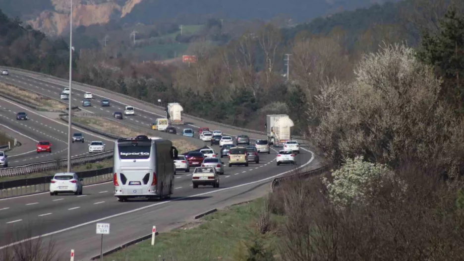 Tatil dönüşü Bolu geçişinde trafik akıcı