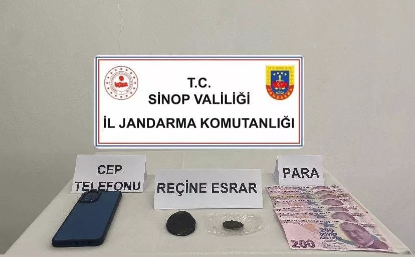 turkelinde bir aracta recine esrar ele gecirildi badp4KqU jpg