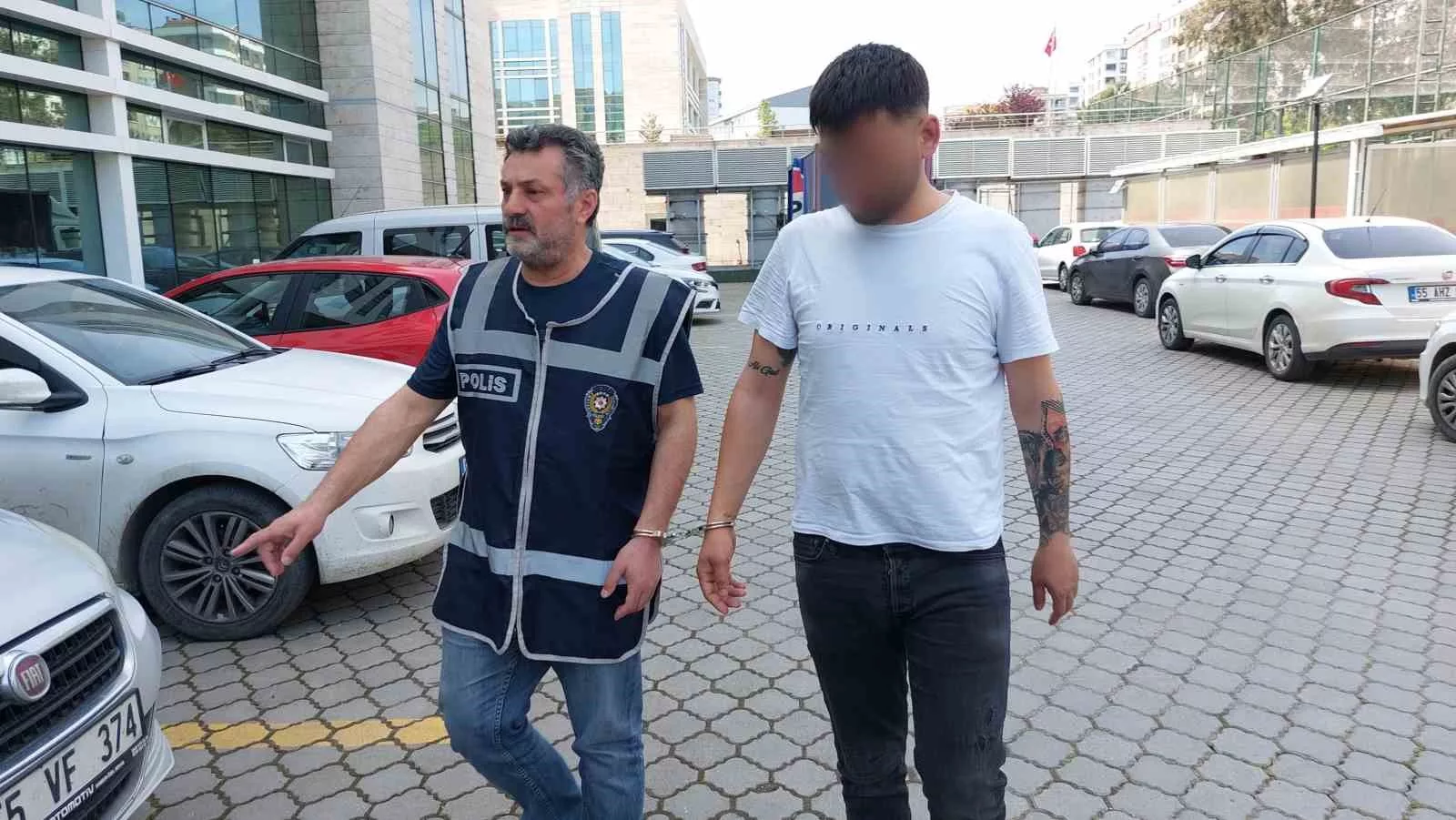 annesine bicak ceken genc tutuklandi 6zcHLXpS jpg