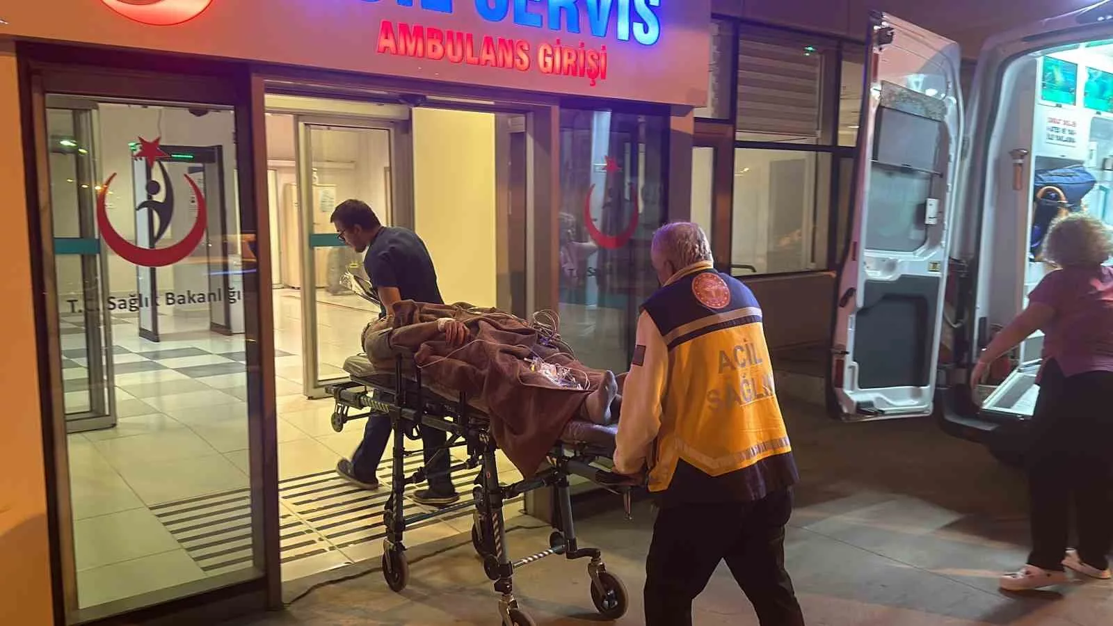 kastamonuda taksi soforunu bicaklayip basina kazmayla vurdu TQjyYHAp jpg