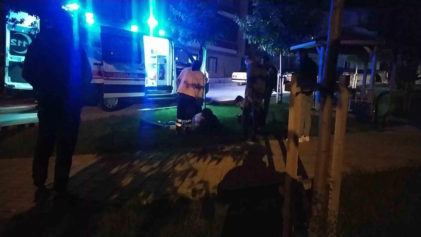 parkta silahli saldiriya ugrayan genc yaralandi 8hwE1NwC jpg