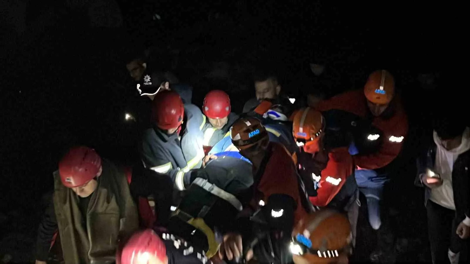 rizede dereye ucan aracin surucusu yaralandi 3OzvCUV4 jpg