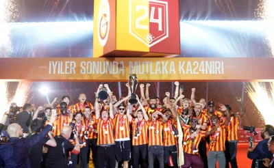 Galatasaray’dan 3 kupalı kutlama