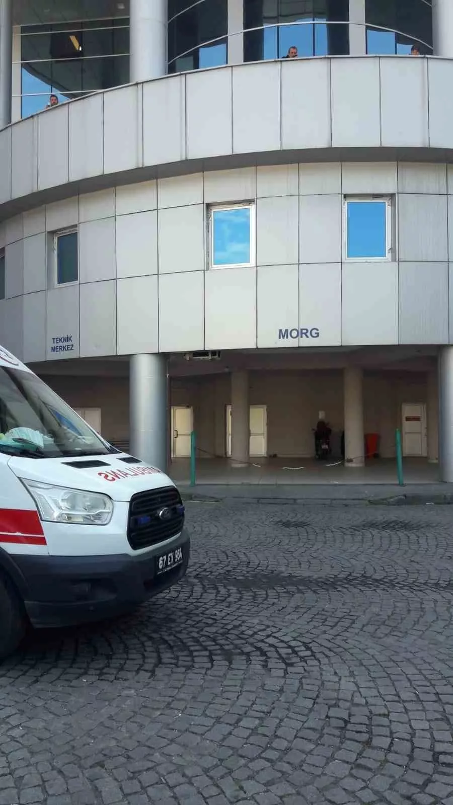 yuksekten dusen cocuk hayatini kaybetti a3UpYMGc jpg