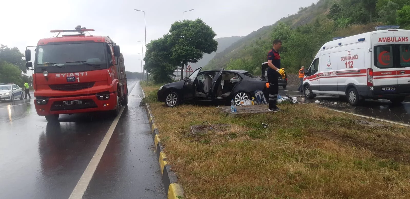 akcakoca alapli yolunda trafik kazasi 2 yarali BYrbS6aj jpg
