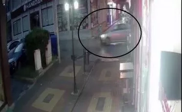 bisikletiyle aniden yola cikan cocuga otomobil carpti o anlar kamerada QnFMyn8b jpg