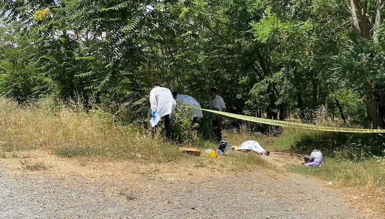 esenyurtta bos arazide kadin cesedi bulundu 2iVOUjCM jpg