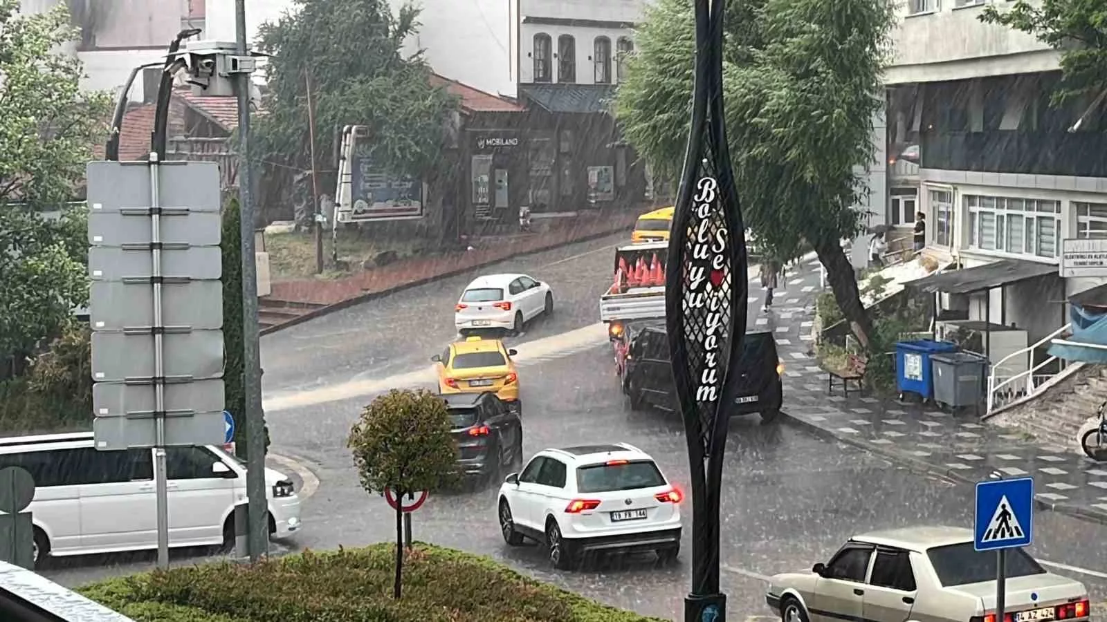 findik buyuklugunde dolu yagdi 3uX8w43B jpg