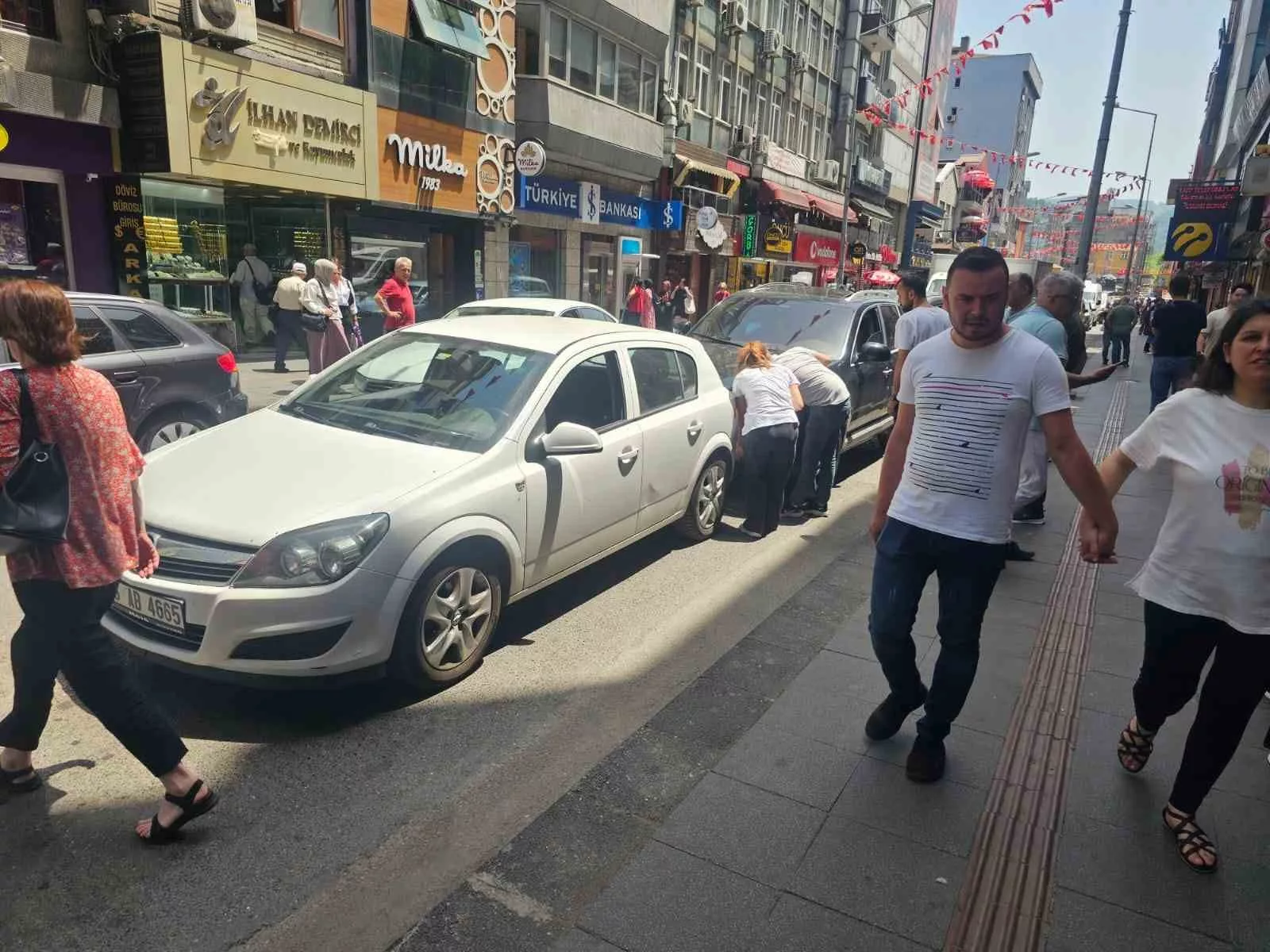 iki otomobil carpisti fMcrSViM jpg