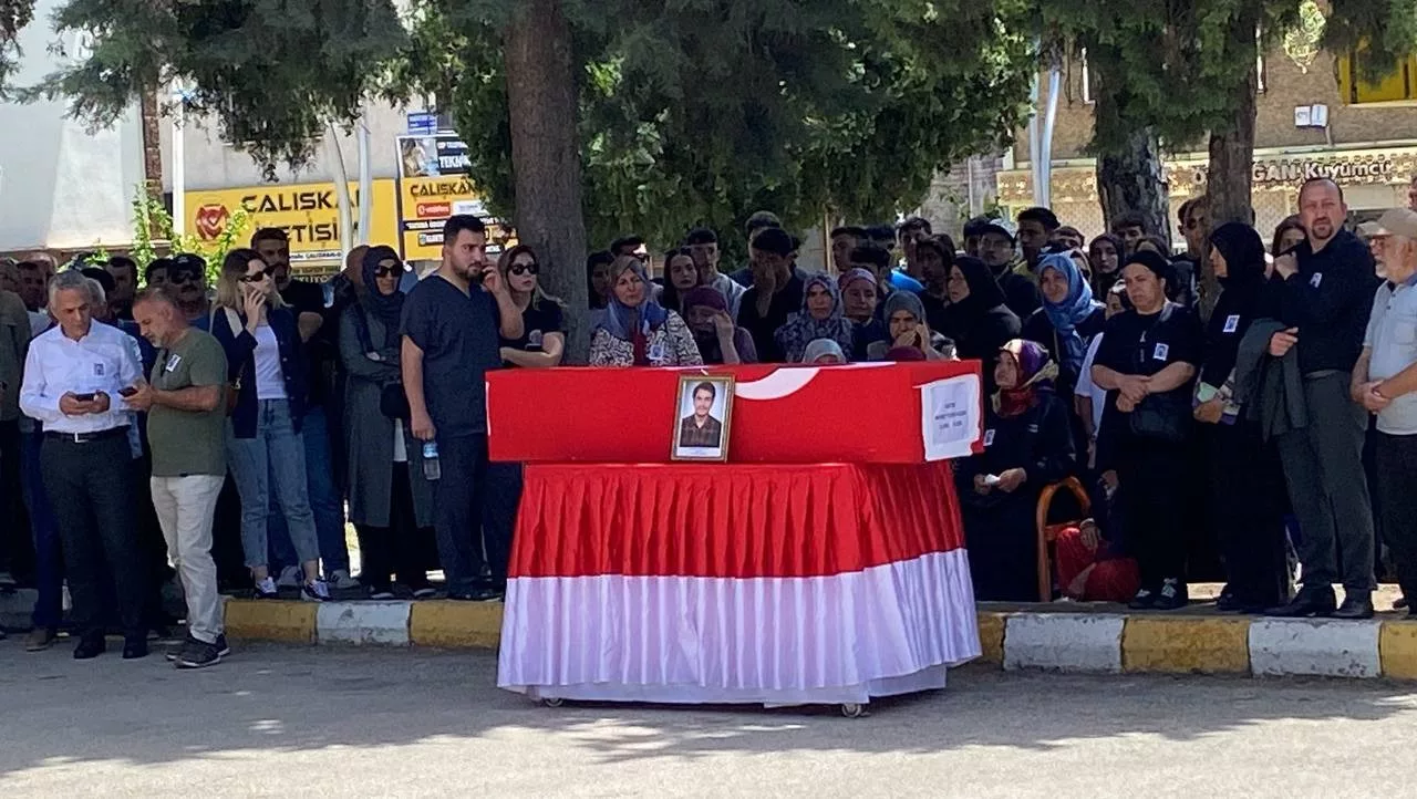 kazada hayatini kaybeden doktor son yolculuguna ugurlandi VQRcXGOD jpg