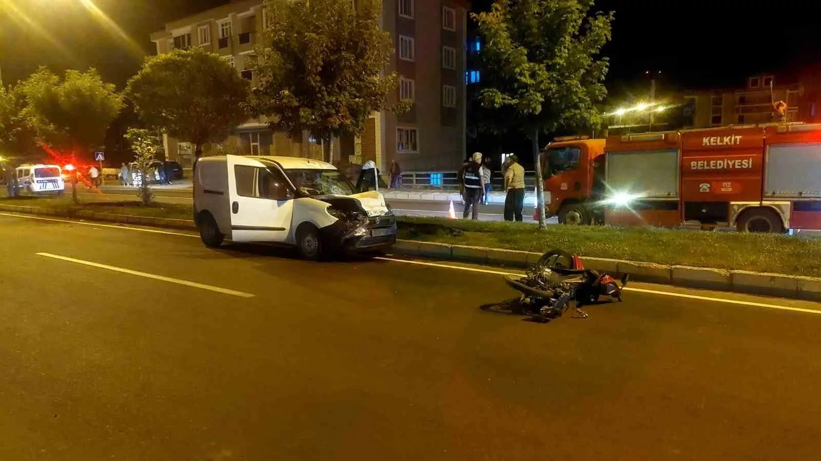 motosikletle hafif ticari arac carpisti motosiklet surucusu hayatini kaybetti yMKpaQ5N jpg