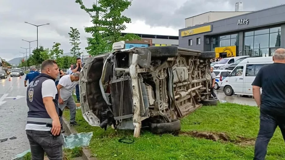 Ordu’da minibüs refüje çarparak yan yattı: 1 ölü, 4 yaralı