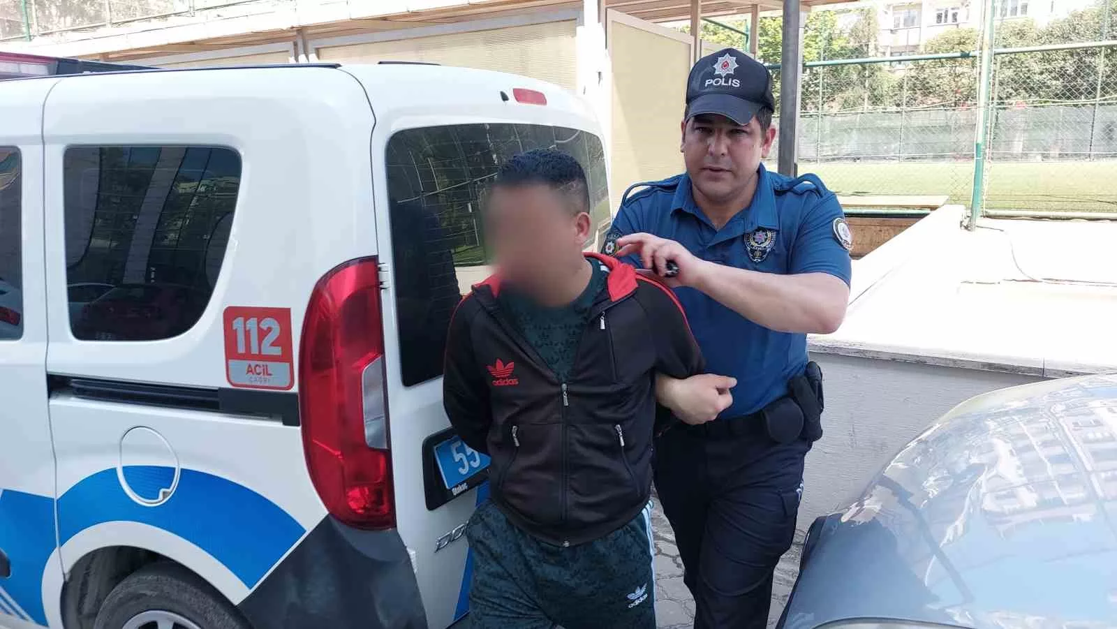 para vermeyen sahsi bicakladi YW5i7Rf2 jpg