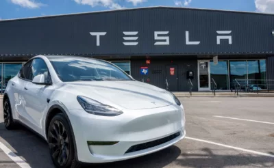 Pili tamamen biten Tesla’nın içinde mahsur kalan bebeği itfaiye kurtardı