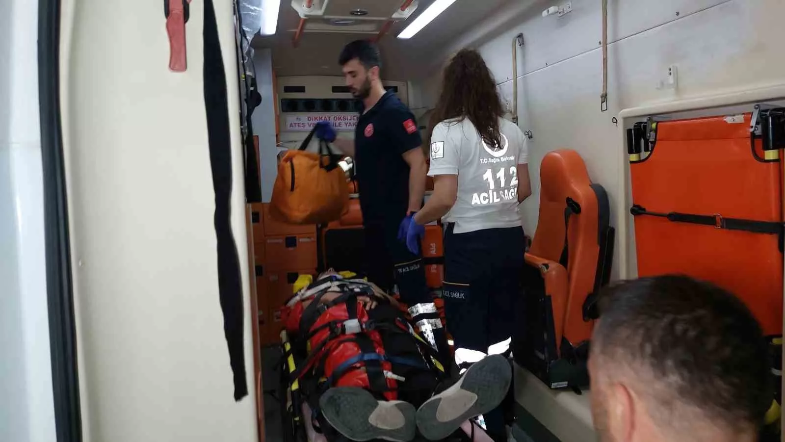 samsunda motosiklet ile hafif ticari arac carpisti 2 yarali LgkGCAgt jpg