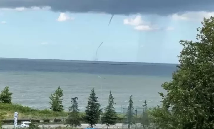 trabzon aciklarinda hortum olustu o anlar cep telefonu kamerasina yansidi mtLGmDbE jpg