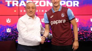 trabzonspor yeni transferleri borna barisic ve john lundstram ile sozlesme imzaladi uGilNQJs