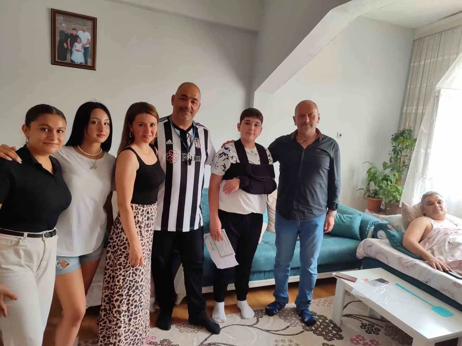 trafik kazasinda yaralanan ogrencinin evine giderek verdiler OFUL6meB jpg